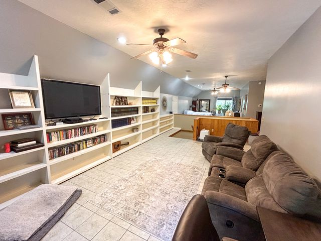 495 Lookout Dr, Huntingdon, TN 38344