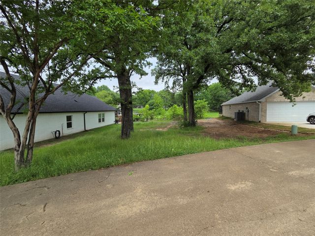 112 Saint Francis Lane, Mabank, TX 75156