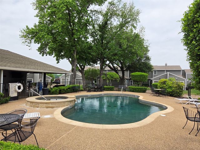 112 Saint Francis Lane, Mabank, TX 75156