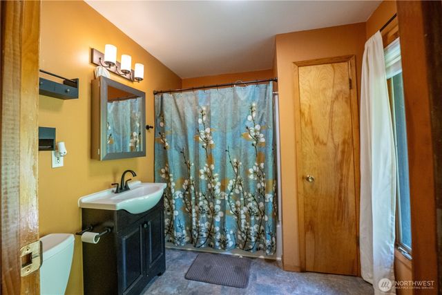 209 Blanchard Road, Centralia, WA 98531