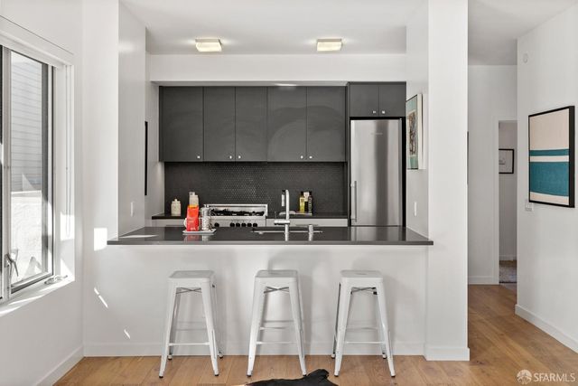 11 Franklin Street 206, San Francisco, CA 94102