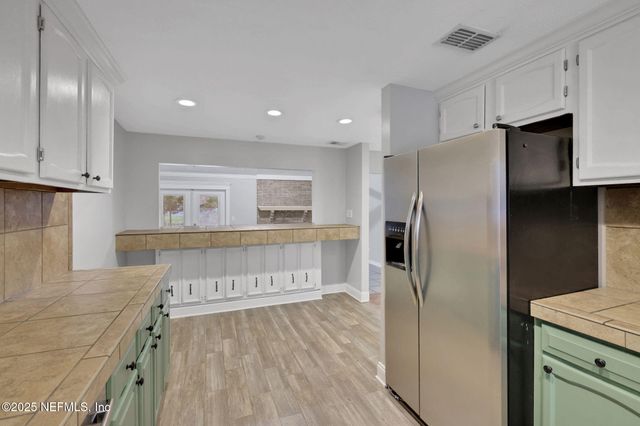 3452 N RIDE Court, Jacksonville, FL 32223