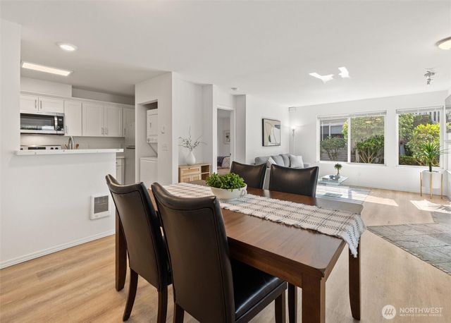 9210 Market Place #E102, Lake Stevens, WA 98258