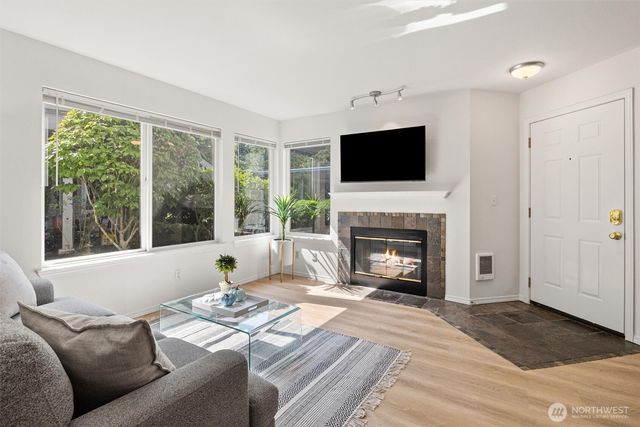 9210 Market Place #E102, Lake Stevens, WA 98258