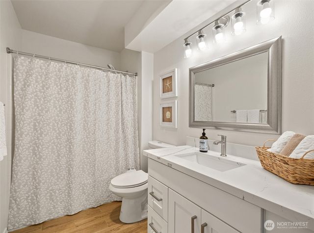 9210 Market Place #E102, Lake Stevens, WA 98258