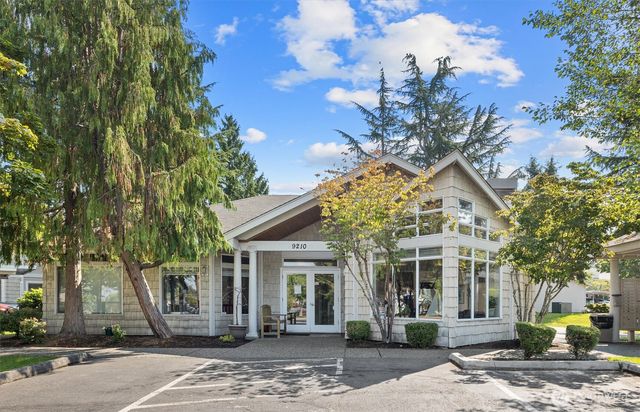 9210 Market Place #E102, Lake Stevens, WA 98258