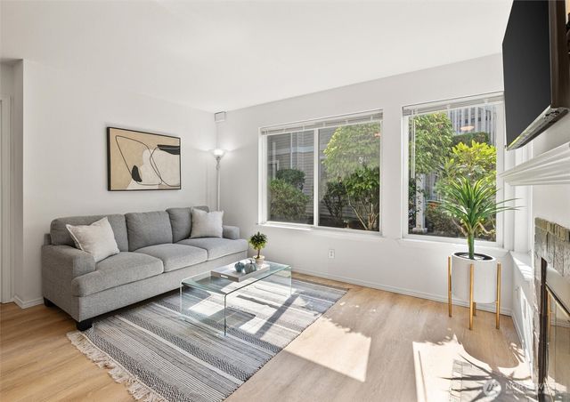 9210 Market Place #E102, Lake Stevens, WA 98258