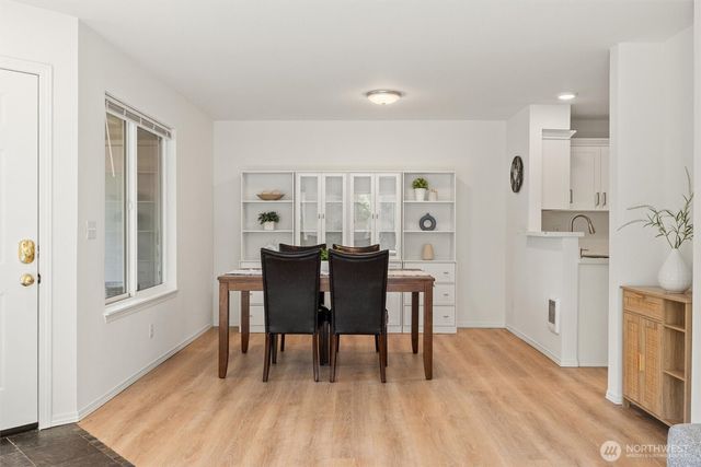 9210 Market Place #E102, Lake Stevens, WA 98258