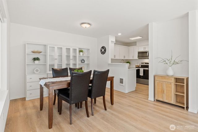 9210 Market Place #E102, Lake Stevens, WA 98258