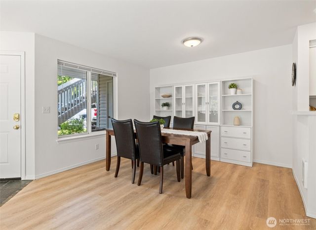 9210 Market Place #E102, Lake Stevens, WA 98258