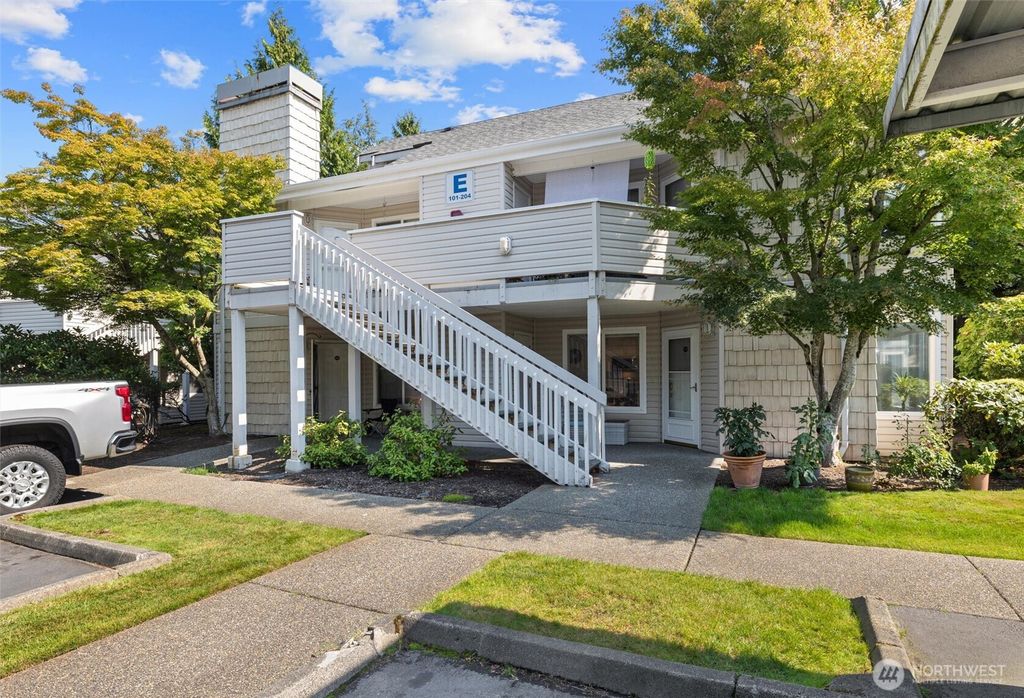 9210 Market Place #E102, Lake Stevens, WA 98258