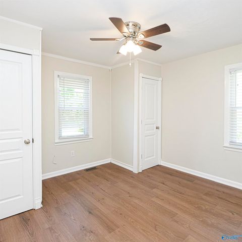 1504 Oshaughnessy Avenue NE, Huntsville, AL 35801