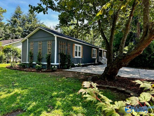 1504 Oshaughnessy Avenue NE, Huntsville, AL 35801