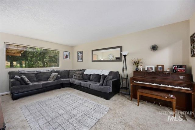 1196 Juniper St. N., Twin Falls, ID 83301