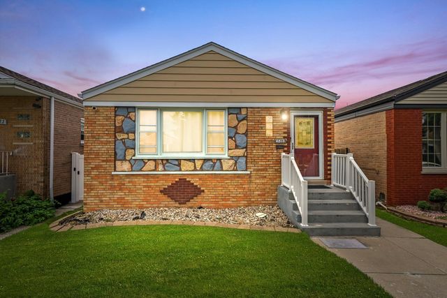 4818 S Lavergne Avenue, Chicago, IL 60638