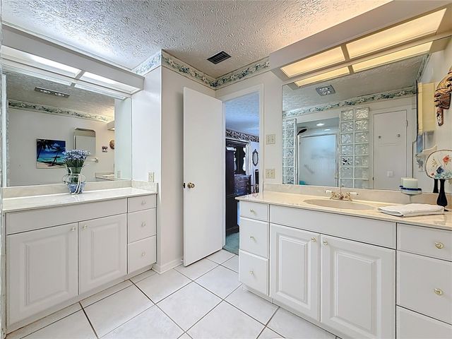 452 SUMMIT CHASE DRIVE, Valrico, FL 33594