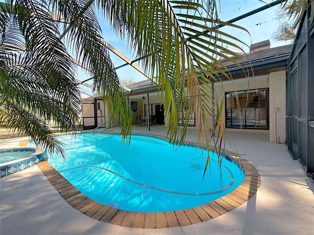 452 SUMMIT CHASE DRIVE, Valrico, FL 33594