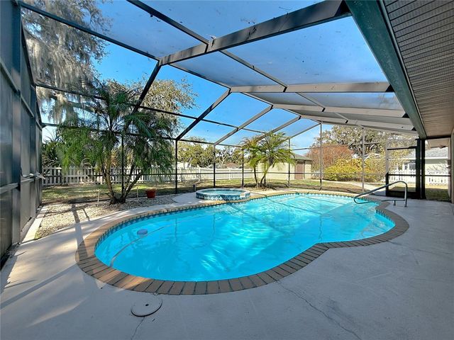 452 SUMMIT CHASE DRIVE, Valrico, FL 33594