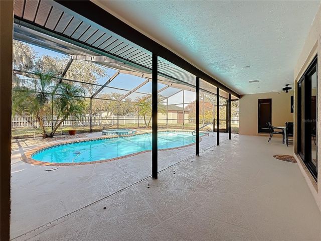 452 SUMMIT CHASE DRIVE, Valrico, FL 33594