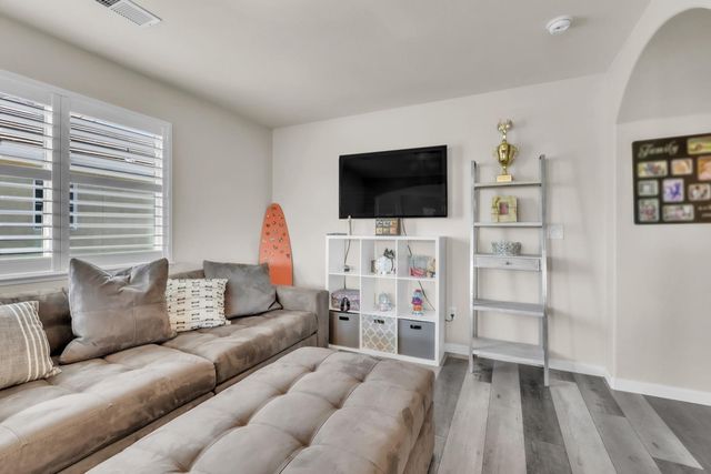 1306 Seymour Cir, Lincoln, CA 95648