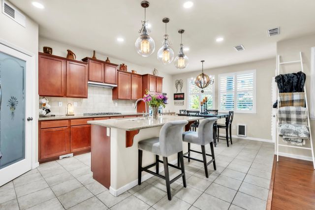 1306 Seymour Cir, Lincoln, CA 95648