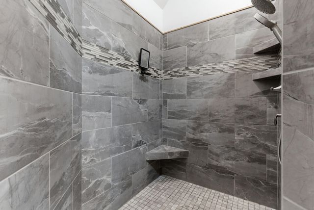 6136 S Natural Falls Drive, Ozark, MO 65721