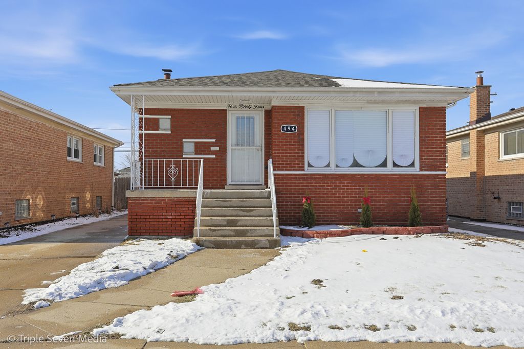 Image 1 of property listing at 494 Oglesby Avenue, Calumet City, IL 60409