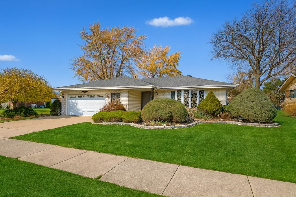8226 Bob O Link Road, Orland Park, IL 60462
