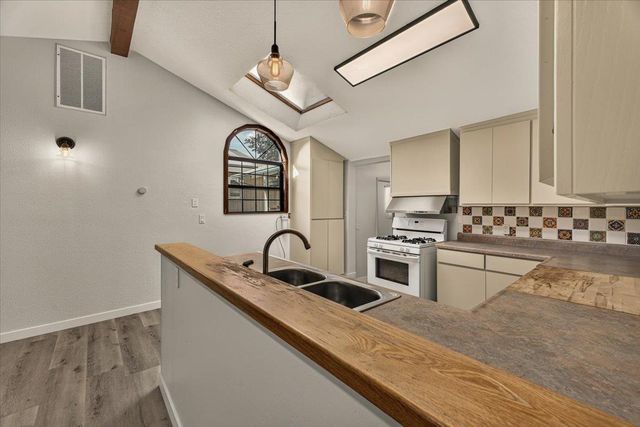338 River Road, Felton, CA 95018