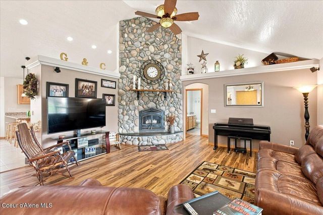 1999 W HEAVENLY STAR CT, Post Falls, ID 83854