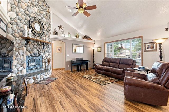1999 W HEAVENLY STAR CT, Post Falls, ID 83854
