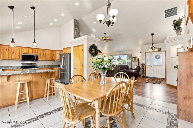 1999 W HEAVENLY STAR CT, Post Falls, ID 83854