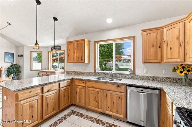 1999 W HEAVENLY STAR CT, Post Falls, ID 83854