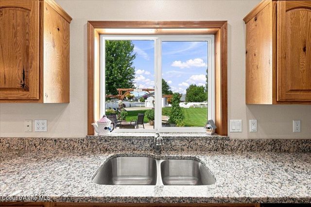 1999 W HEAVENLY STAR CT, Post Falls, ID 83854