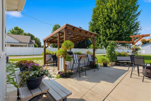 1999 W HEAVENLY STAR CT, Post Falls, ID 83854
