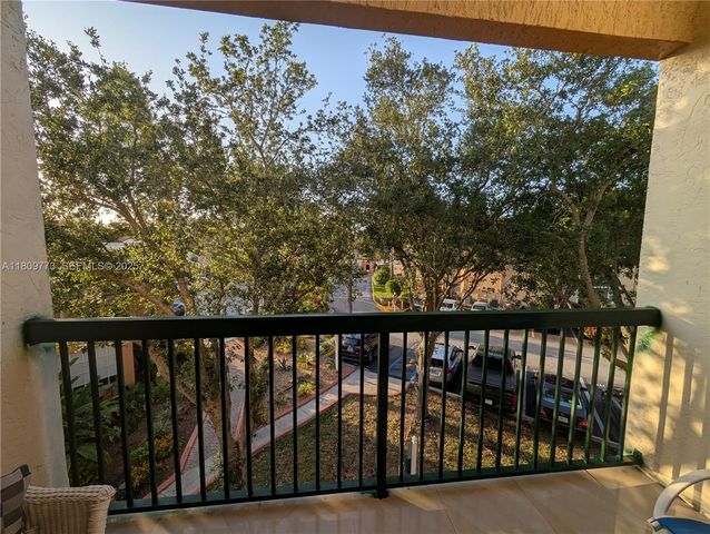 6276 NW 186th Street 305, Hialeah, FL 33015