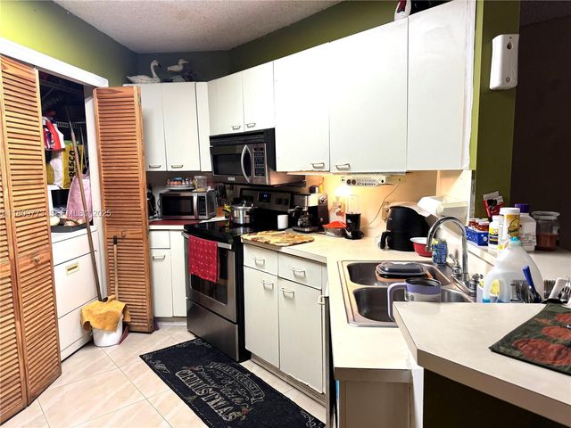 6276 NW 186th Street 305, Hialeah, FL 33015