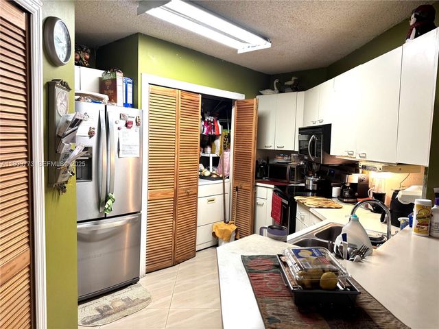 6276 NW 186th Street 305, Hialeah, FL 33015