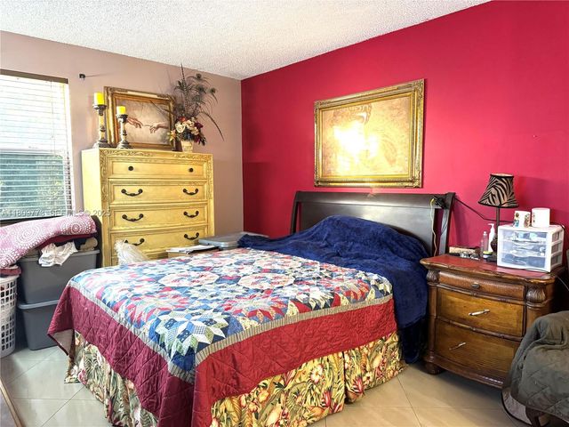 6276 NW 186th Street 305, Hialeah, FL 33015