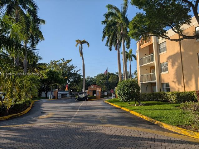 6276 NW 186th Street 305, Hialeah, FL 33015