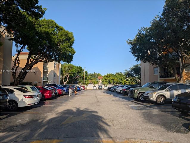 6276 NW 186th Street 305, Hialeah, FL 33015