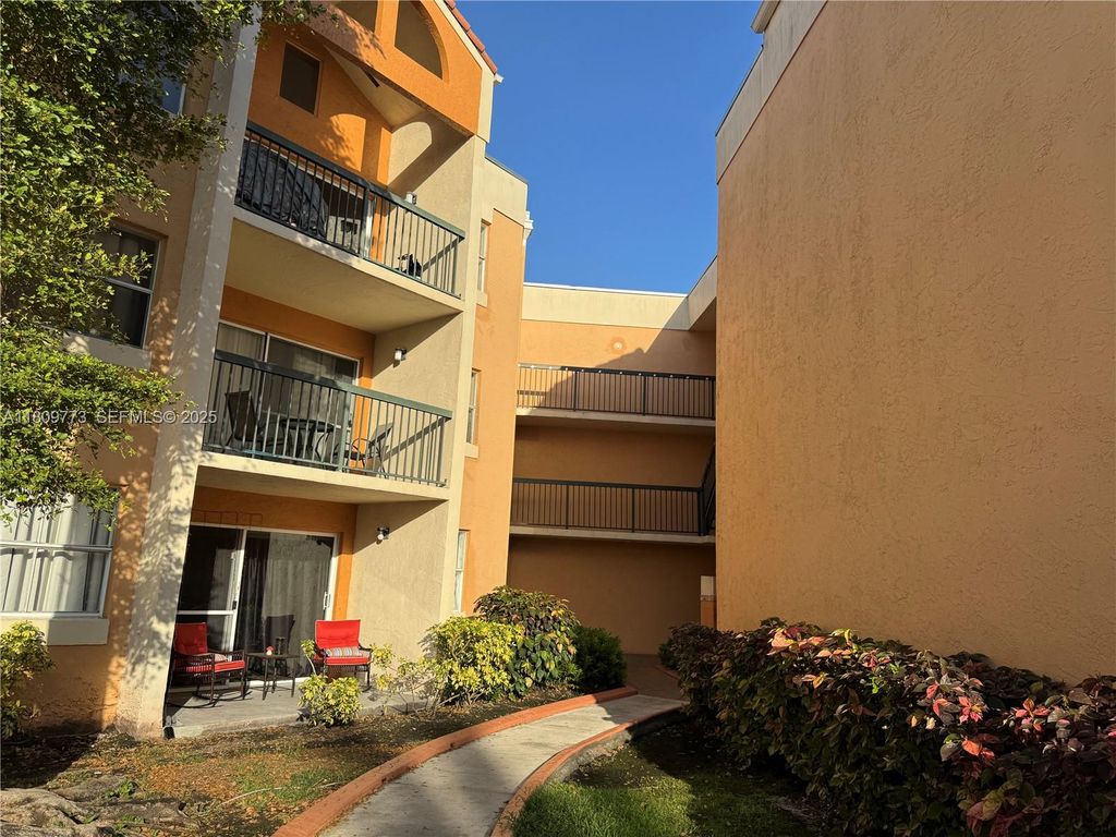 6276 NW 186th Street 305, Hialeah, FL 33015