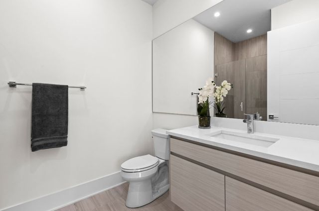 159 W North Avenue 402, Chicago, IL 60610