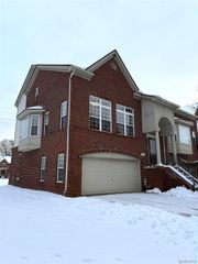 71 Grandview Circle, White Lake Charter Township, MI 48386