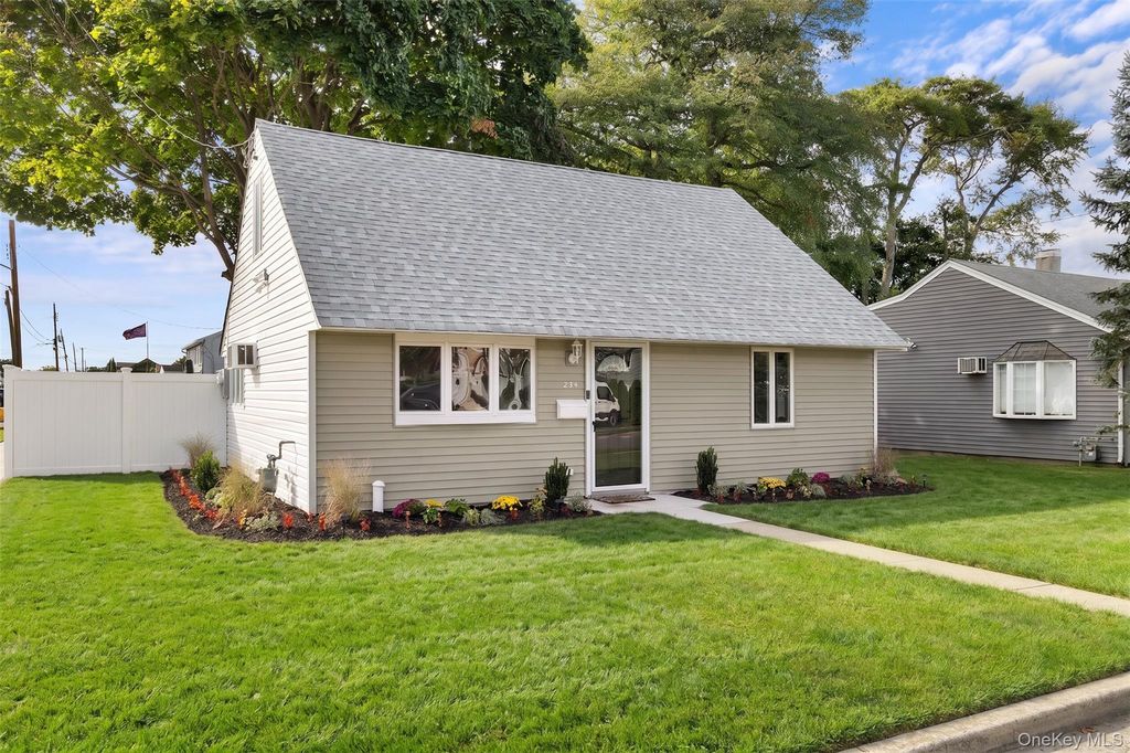 234 Division Avenue, Massapequa, NY 11758 — exterior