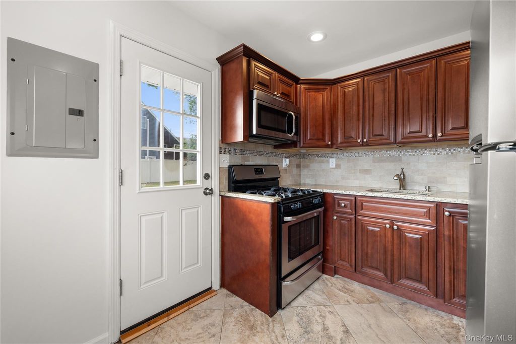 234 Division Avenue, Massapequa, NY 11758 — photo 3