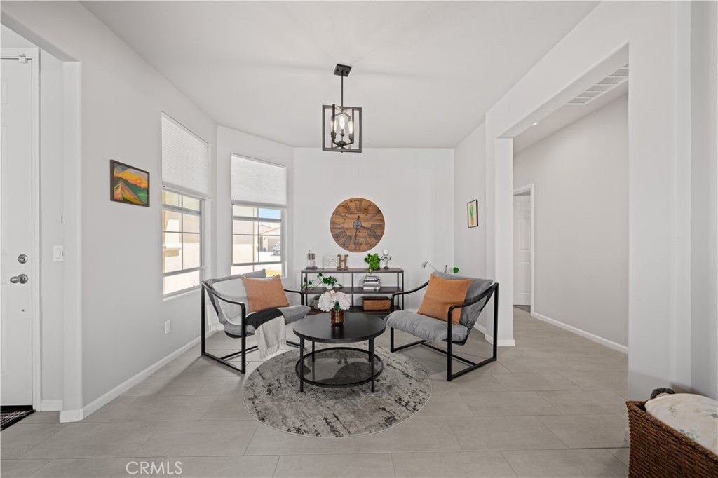 Image 12 of property listing at 227 Hammersmith, Bakersfield, CA 93314