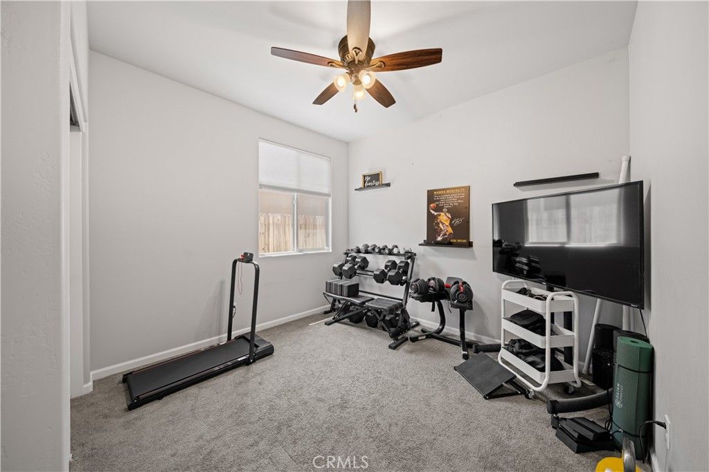 Image 16 of property listing at 227 Hammersmith, Bakersfield, CA 93314
