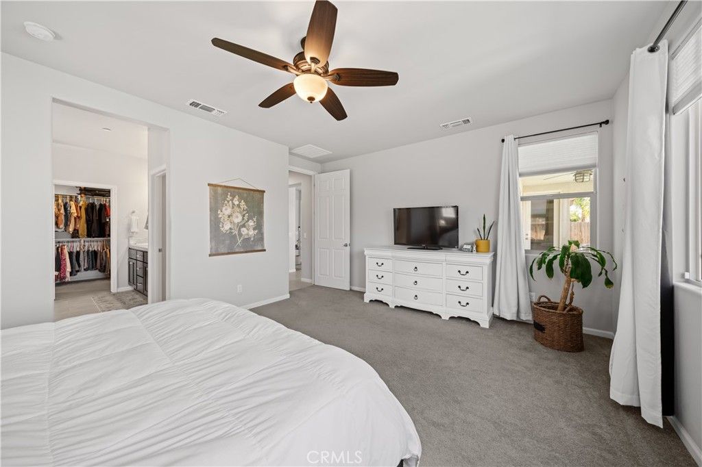Image 19 of property listing at 227 Hammersmith, Bakersfield, CA 93314
