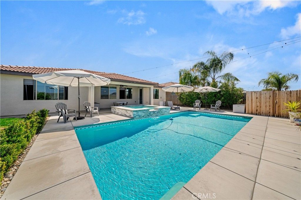 Image 31 of property listing at 227 Hammersmith, Bakersfield, CA 93314